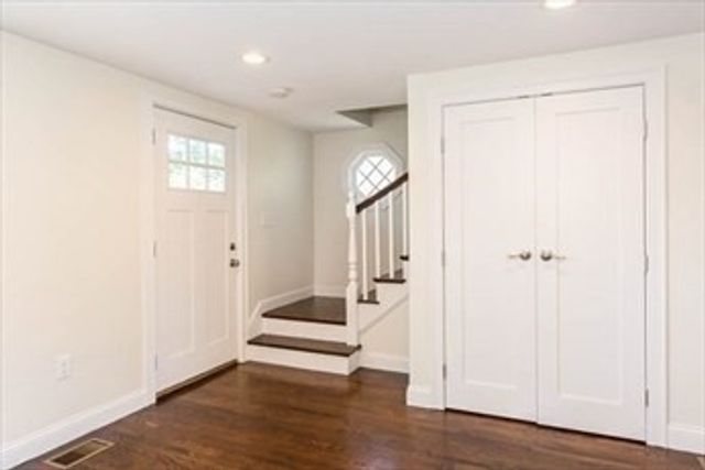 77 Rock Glen Rd, Medford, MA 02155