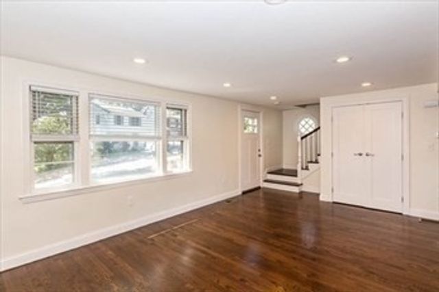 77 Rock Glen Rd, Medford, MA 02155