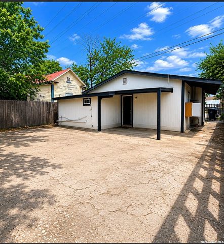 915 N San Marcos, San Antonio, TX 78207