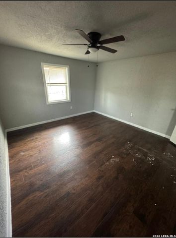 915 N San Marcos, San Antonio, TX 78207