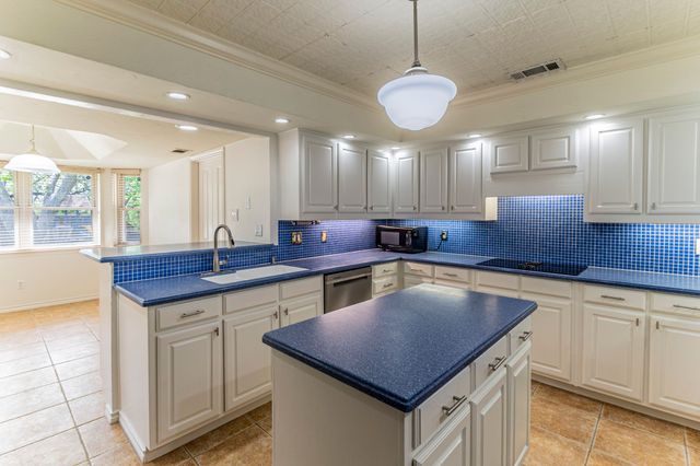 127 Nicklaus Nook, Lancaster, TX 75146