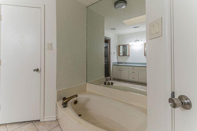 127 Nicklaus Nook, Lancaster, TX 75146