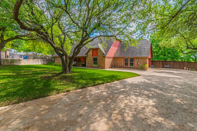 127 Nicklaus Nook, Lancaster, TX 75146