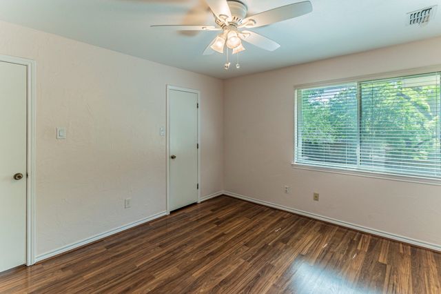 127 Nicklaus Nook, Lancaster, TX 75146