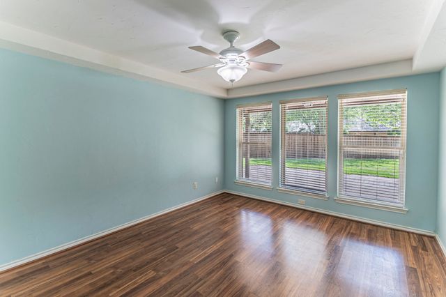 127 Nicklaus Nook, Lancaster, TX 75146