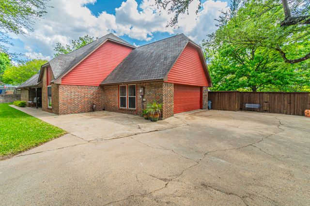 127 Nicklaus Nook, Lancaster, TX 75146