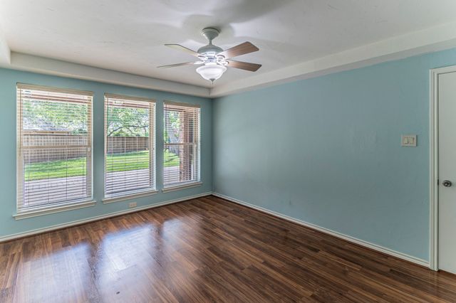 127 Nicklaus Nook, Lancaster, TX 75146