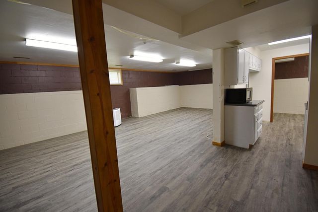 806 9th Ave. S.W., Independence, IA 50644