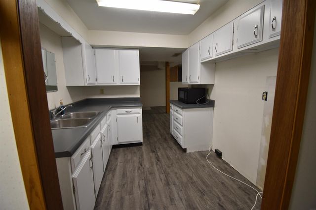 806 9th Ave. S.W., Independence, IA 50644