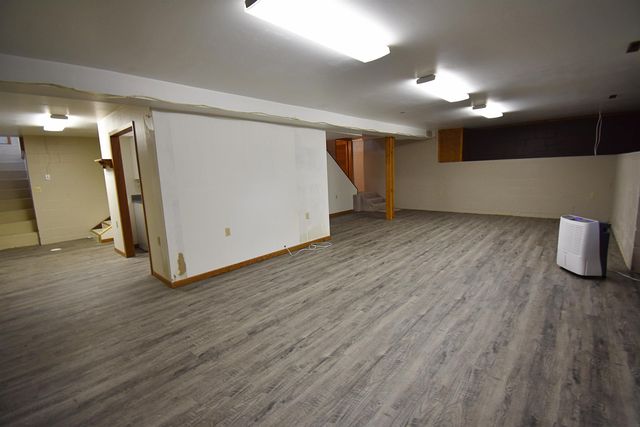 806 9th Ave. S.W., Independence, IA 50644