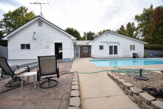 806 9th Ave. S.W., Independence, IA 50644