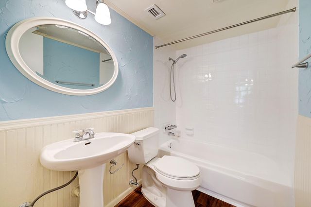 845 Augusta Drive 57, Houston, TX 77057