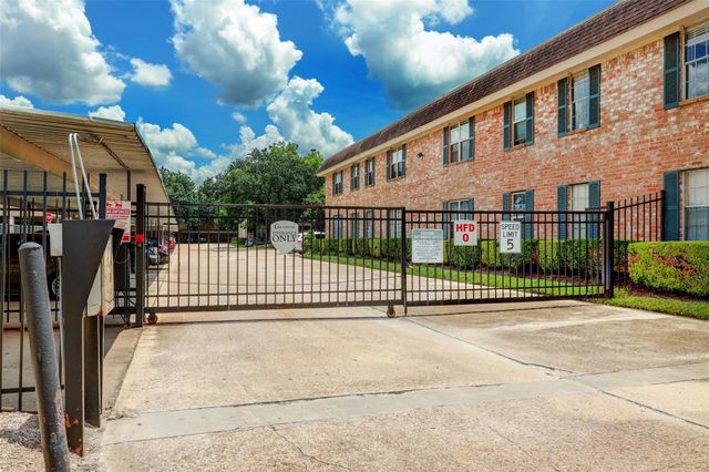 845 Augusta Drive 57, Houston, TX 77057