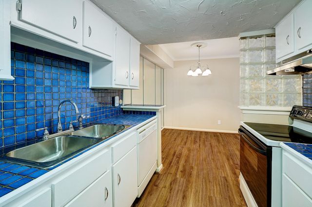 845 Augusta Drive 57, Houston, TX 77057