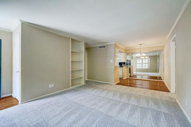 845 Augusta Drive 57, Houston, TX 77057