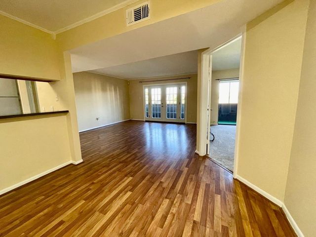 3055 Walnut Bend Lane 36, Houston, TX 77042