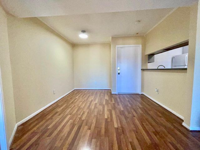 3055 Walnut Bend Lane 36, Houston, TX 77042