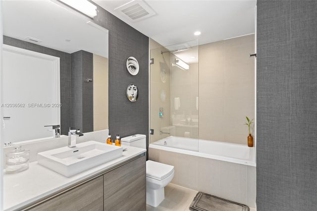 1080 Brickell Ave 3300, Miami, FL 33131