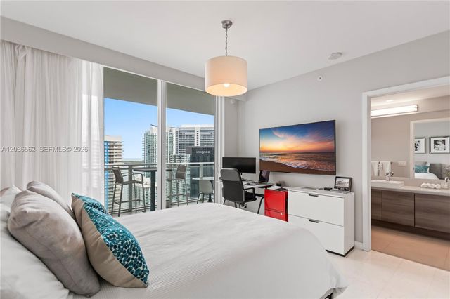 1080 Brickell Ave 3300, Miami, FL 33131