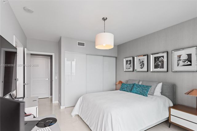 1080 Brickell Ave 3300, Miami, FL 33131