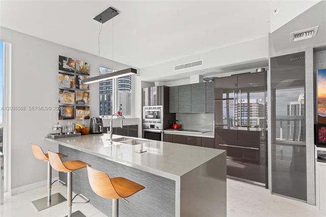 1080 Brickell Ave 3300, Miami, FL 33131