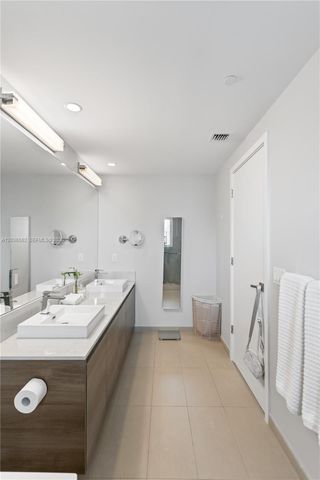 1080 Brickell Ave 3300, Miami, FL 33131