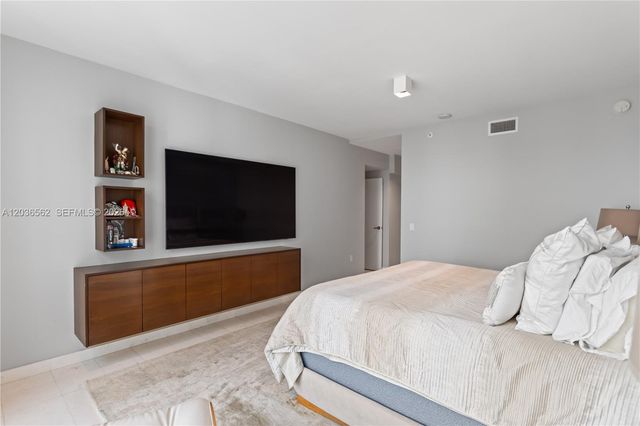 1080 Brickell Ave 3300, Miami, FL 33131