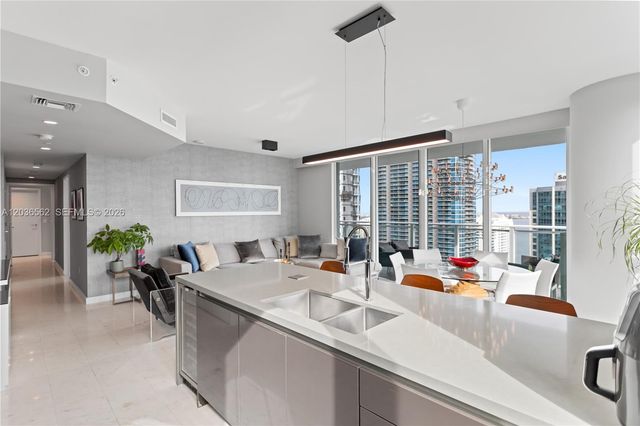 1080 Brickell Ave 3300, Miami, FL 33131