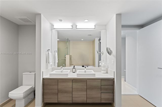 1080 Brickell Ave 3300, Miami, FL 33131