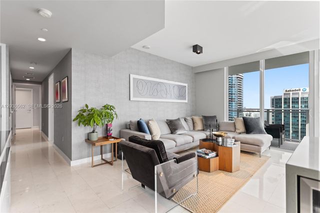 1080 Brickell Ave 3300, Miami, FL 33131