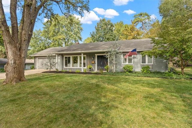 5516 W 87th Terrace, Overland Park, KS 66207