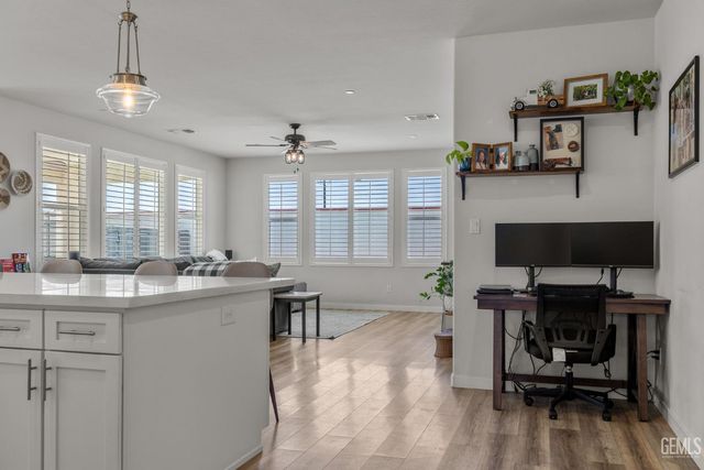 15 Claudia Autumn Drive, Bakersfield, CA 93314