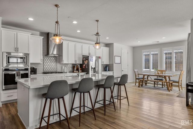 15 Claudia Autumn Drive, Bakersfield, CA 93314