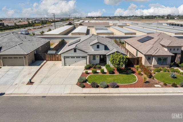 15 Claudia Autumn Drive, Bakersfield, CA 93314