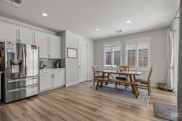 15 Claudia Autumn Drive, Bakersfield, CA 93314