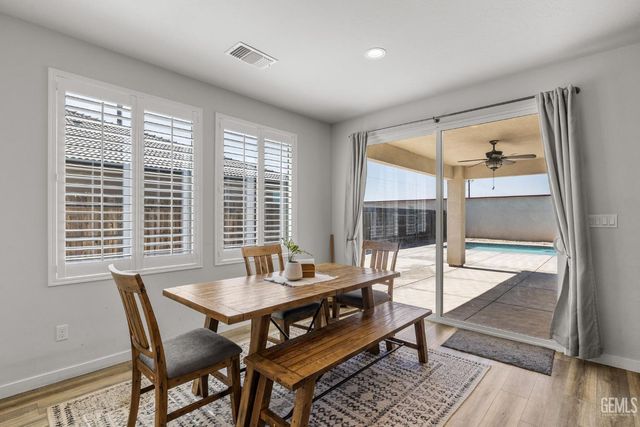 15 Claudia Autumn Drive, Bakersfield, CA 93314