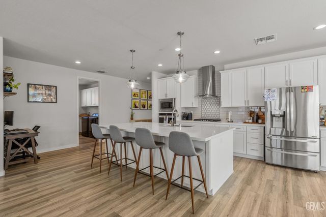 15 Claudia Autumn Drive, Bakersfield, CA 93314