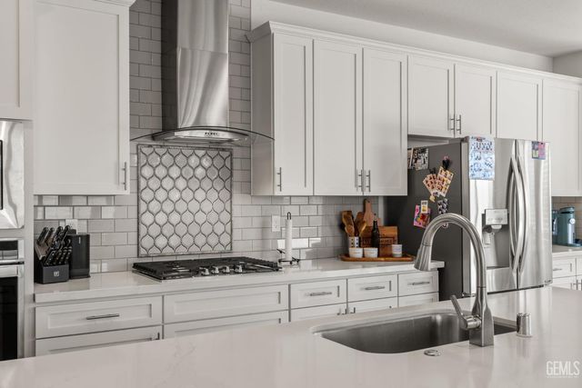 15 Claudia Autumn Drive, Bakersfield, CA 93314