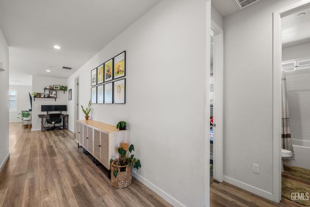 15 Claudia Autumn Drive, Bakersfield, CA 93314