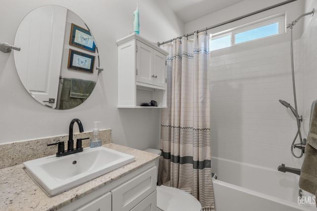 15 Claudia Autumn Drive, Bakersfield, CA 93314