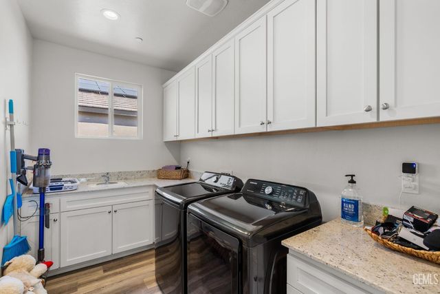 15 Claudia Autumn Drive, Bakersfield, CA 93314