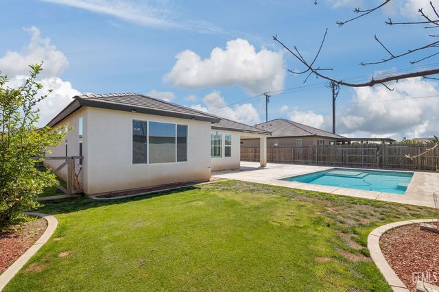 15 Claudia Autumn Drive, Bakersfield, CA 93314