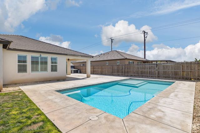 15 Claudia Autumn Drive, Bakersfield, CA 93314