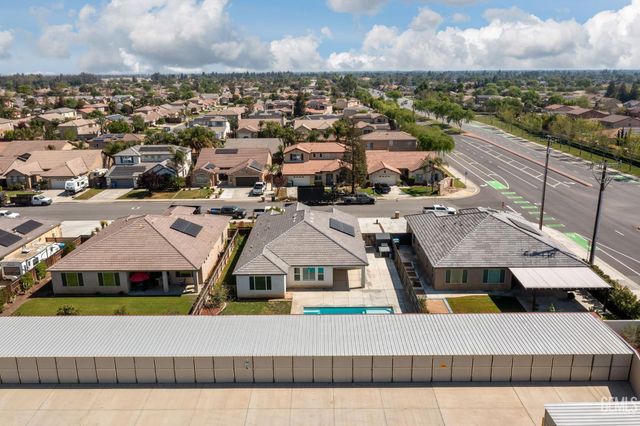 15 Claudia Autumn Drive, Bakersfield, CA 93314