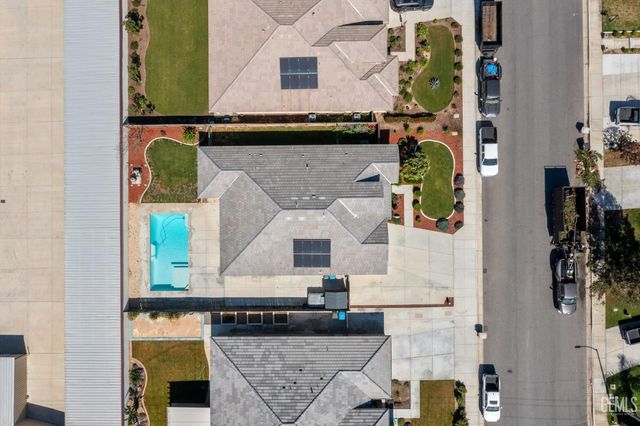 15 Claudia Autumn Drive, Bakersfield, CA 93314