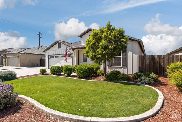 15 Claudia Autumn Drive, Bakersfield, CA 93314