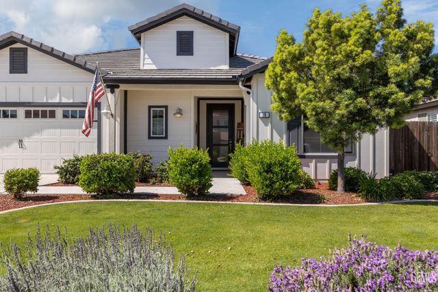 15 Claudia Autumn Drive, Bakersfield, CA 93314