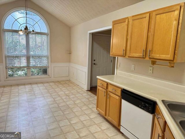 1431 Log Cabin Lane, Lawrenceville, GA 30045