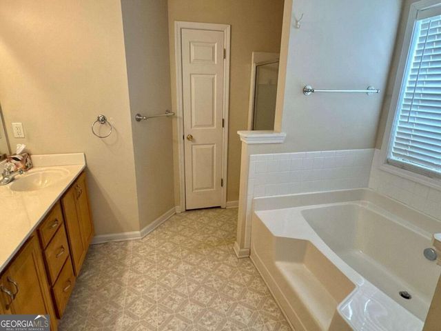 1431 Log Cabin Lane, Lawrenceville, GA 30045