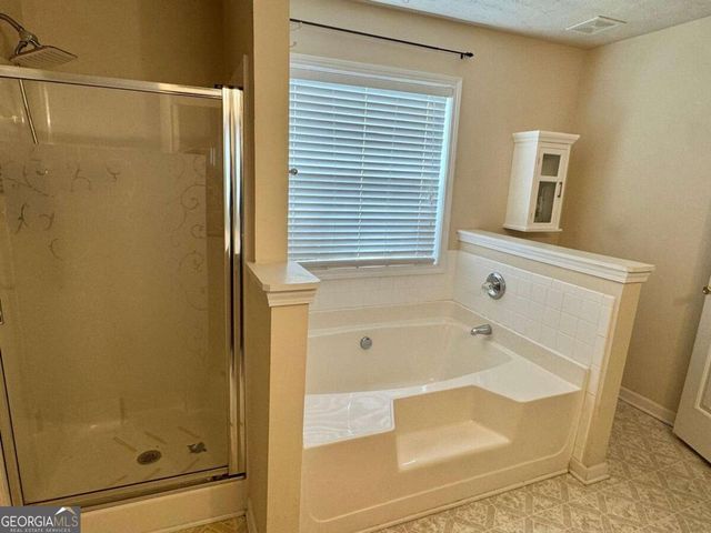 1431 Log Cabin Lane, Lawrenceville, GA 30045